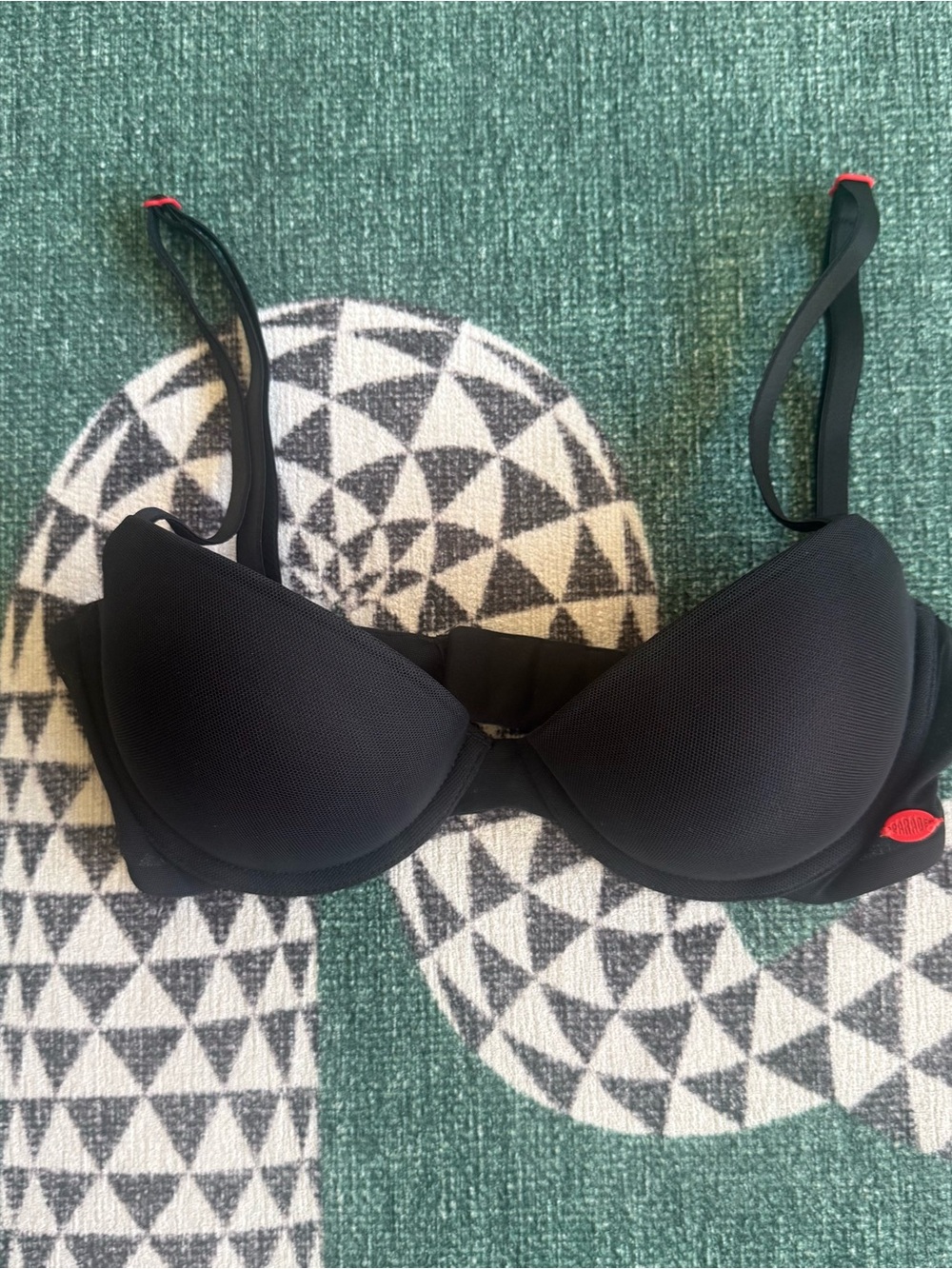Smooth Black Padded Underwire Bra with Adjustable Straps